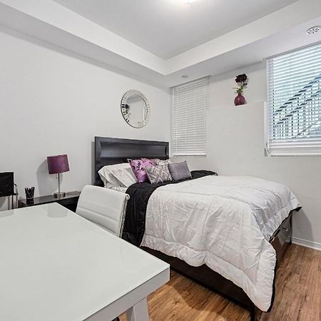Apartmán Beautiful Townhouse Near Yorkdale Mall, Wilson Subway Toronto Exteriér fotografie