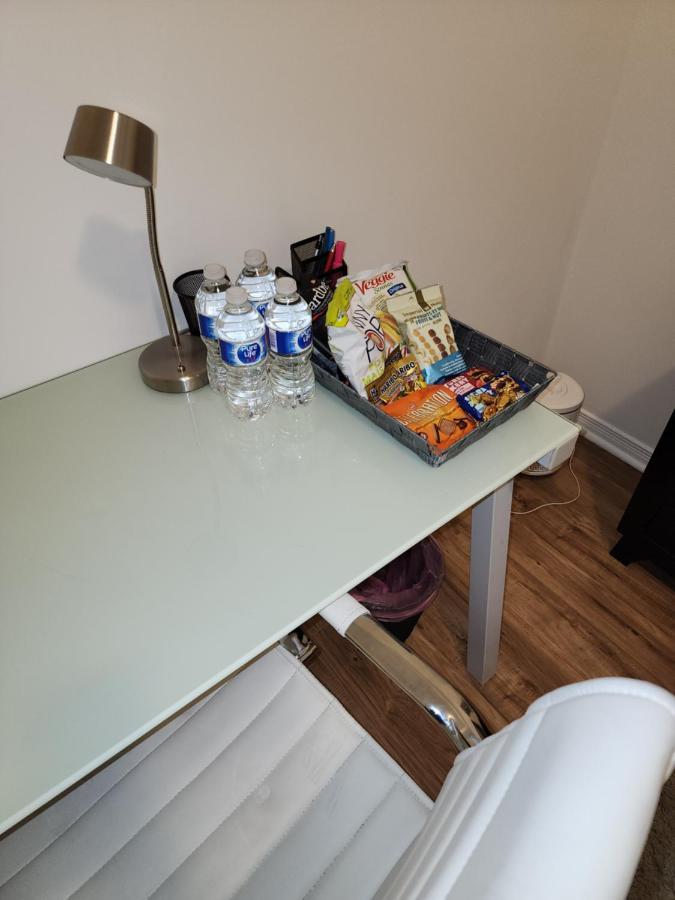Apartmán Beautiful Townhouse Near Yorkdale Mall, Wilson Subway Toronto Exteriér fotografie