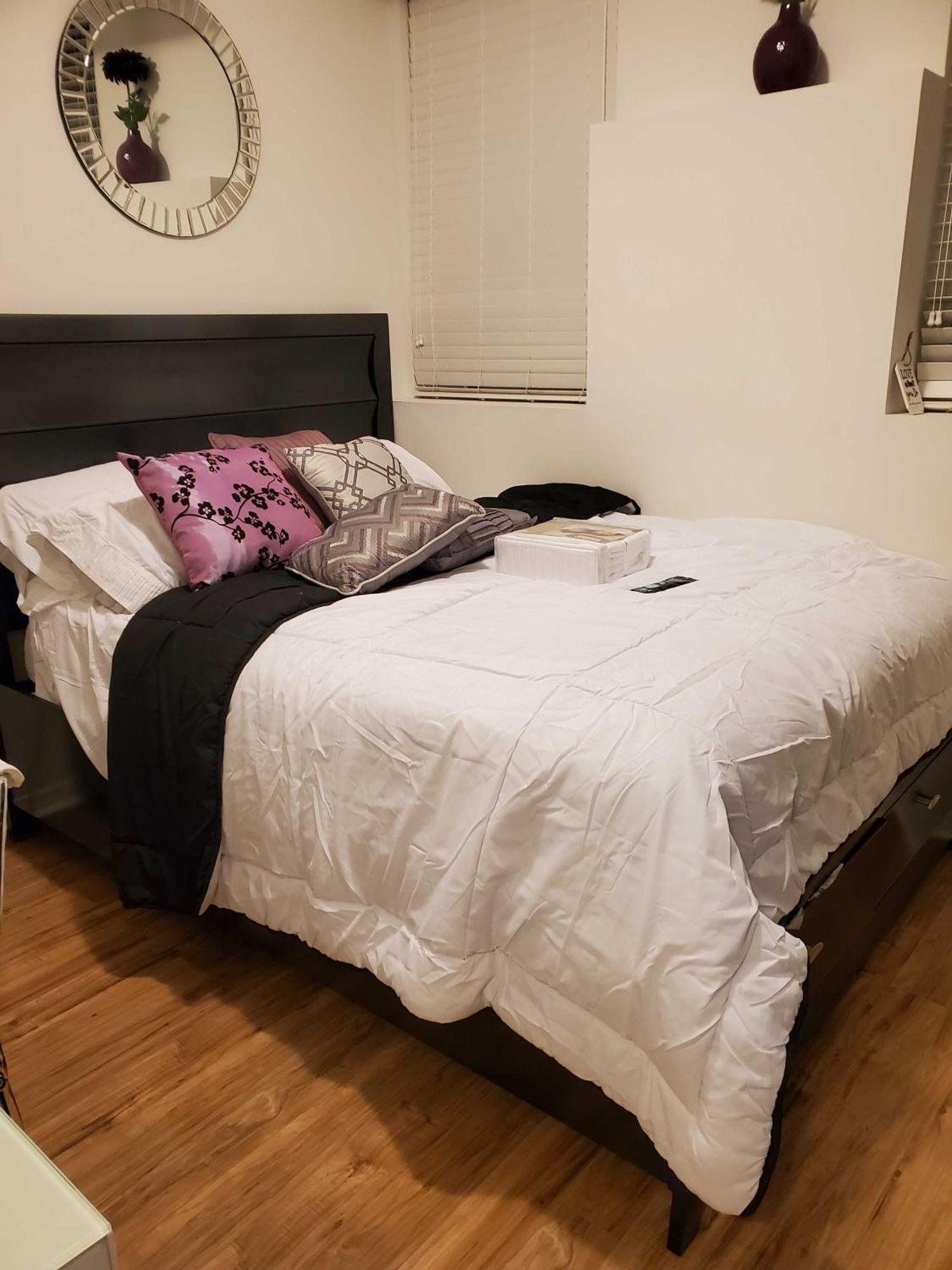 Apartmán Beautiful Townhouse Near Yorkdale Mall, Wilson Subway Toronto Exteriér fotografie