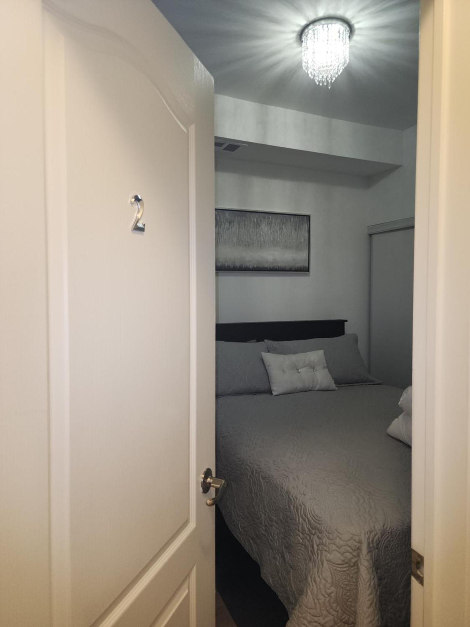 Apartmán Beautiful Townhouse Near Yorkdale Mall, Wilson Subway Toronto Exteriér fotografie
