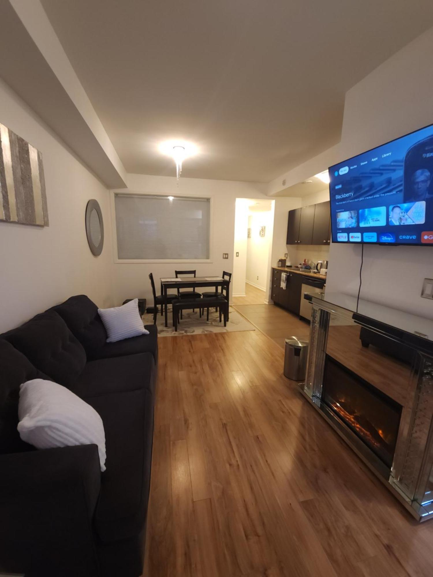 Apartmán Beautiful Townhouse Near Yorkdale Mall, Wilson Subway Toronto Exteriér fotografie