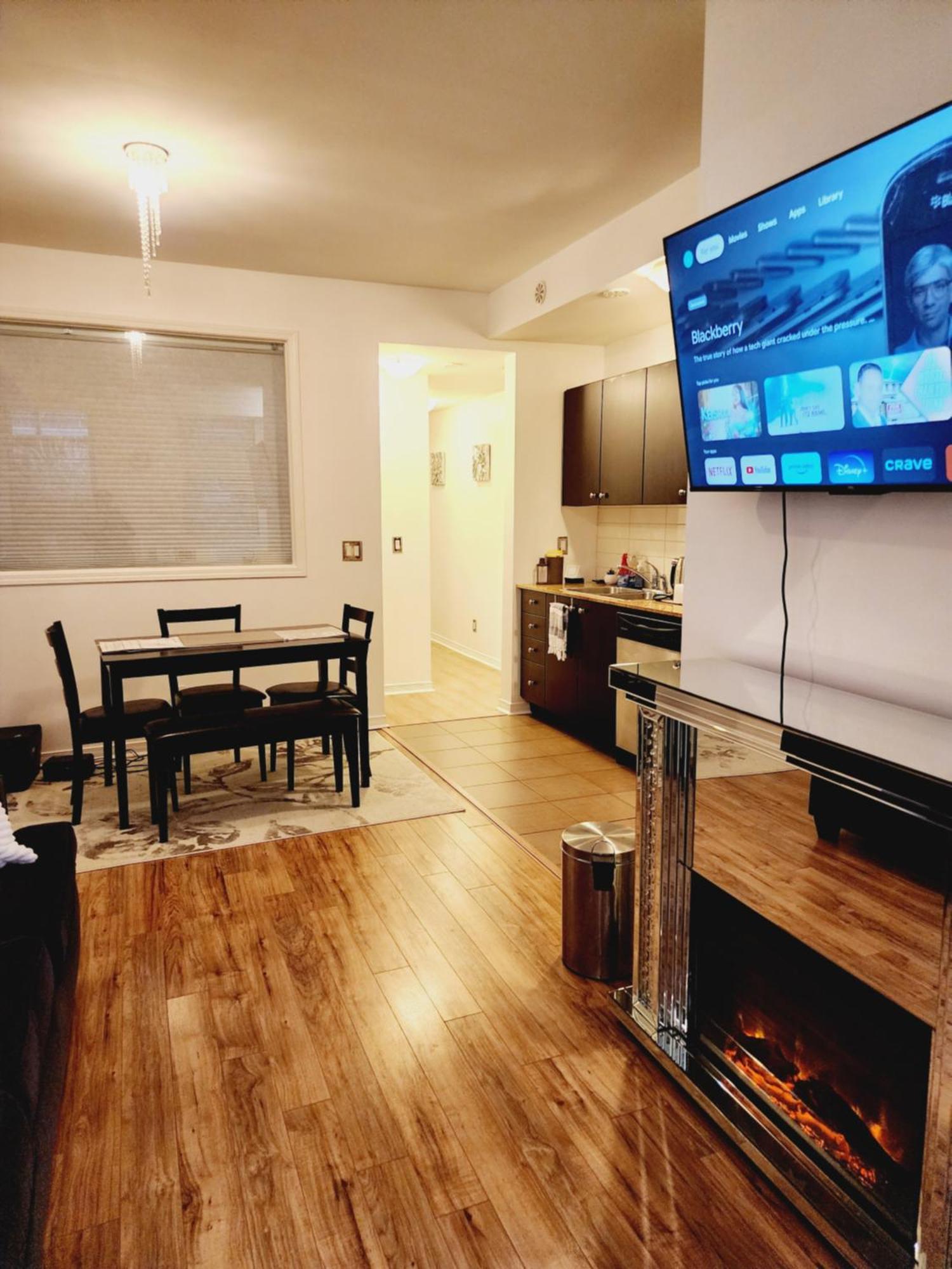 Apartmán Beautiful Townhouse Near Yorkdale Mall, Wilson Subway Toronto Exteriér fotografie